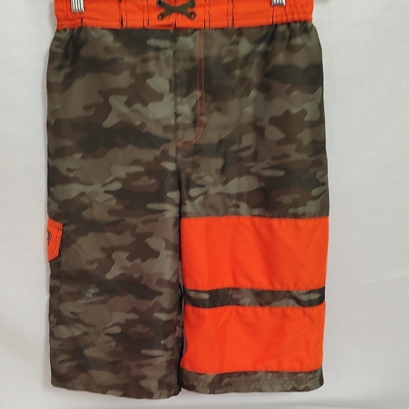 OP Kids Camo and Red Shorts Set - Picture 4 of 9